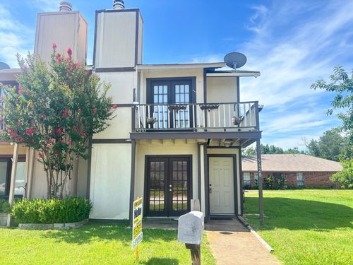 5628 Hearthwood Ct, Arlington, TX, 76016-3300 | Card Image