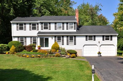 36 Valley View Drive, House other with 4 bedrooms, 2 bathrooms and 6 parking in Windsor CT | Image 1