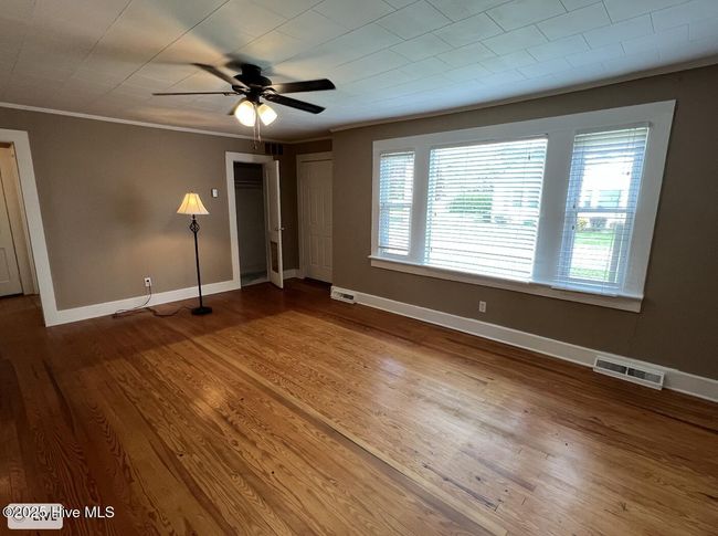 Living Room | Image 16