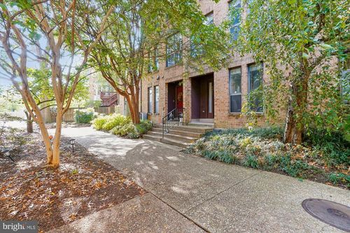 4421 7th St N, Arlington, VA, 22203-2002 | Card Image