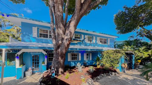 141 Ocean Dr, Tavernier, FL, 33070-2340 | Card Image