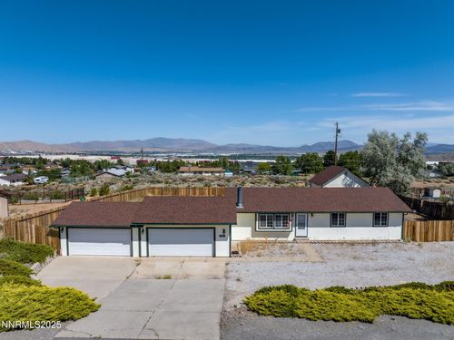 8055 Blackfoot Way, Reno, NV, 89506-9127 | Card Image