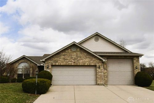 6822 Grovebelle Dr, Huber Heights, OH, 45424-8111 | Card Image