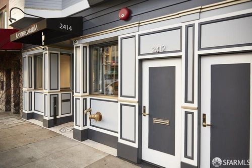 2412 Lombard St, San Francisco, CA, 94123-2604 | Card Image