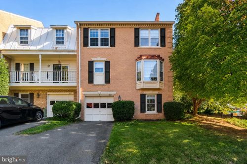 5607 Langston Blvd, Arlington, VA, 22207-1423 | Card Image