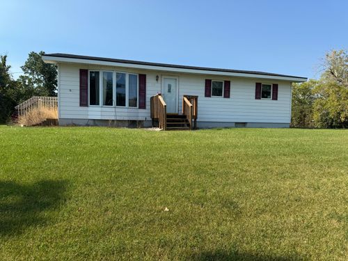110 E Stokes Ave, Badger, MN, 56714-4142 | Card Image