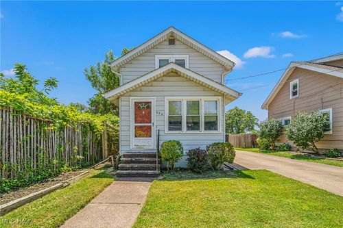 620 Joughin St, Fairport Harbor, OH, 44077-5643 | Card Image