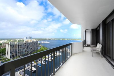 38-T - 108 Lakeshore Drive, Condo with 3 bedrooms, 2 bathrooms and null parking in North Palm Beach FL | Image 1