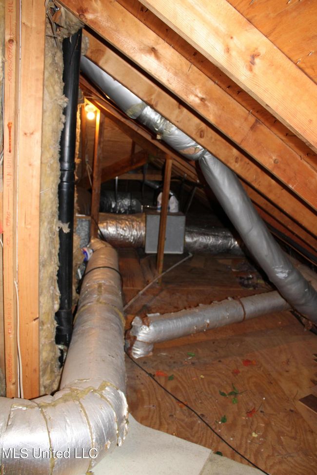 Attic | Image 32