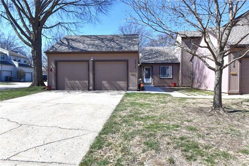 6616 Bradshaw St, Shawnee, KS, 66216-2443 | Card Image