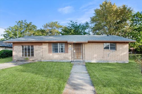 1204 E 13th Ave, Corsicana, TX, 75110-7502 | Card Image