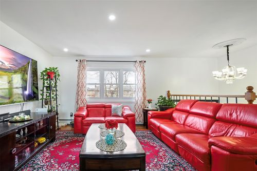 3 Ozone Pl, Massapequa, NY, 11758-6818 | Card Image