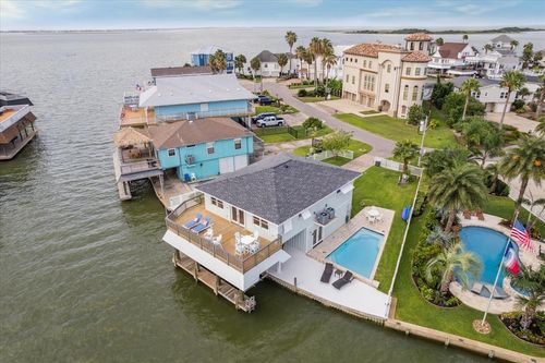 1226 Oahu Dr, Tiki Island, TX, 77554-6176 | Card Image
