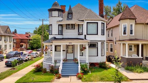 1801 Church St, Detroit, MI, 48216-1526 | Card Image