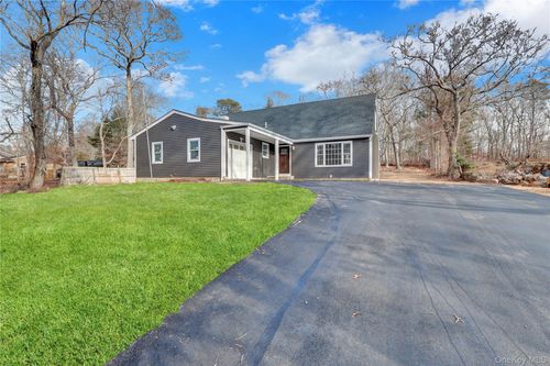 321 Smith Rd, Shirley, NY, 11967-2226 | Card Image