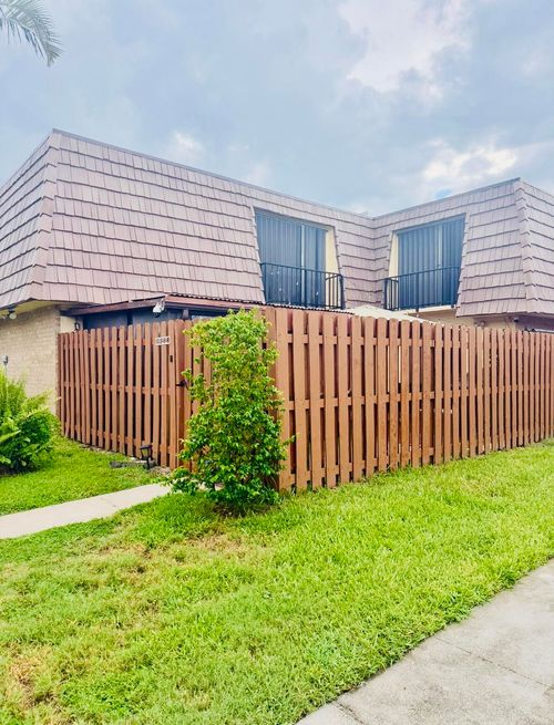 922 Springdale Cir, Palm Springs, FL, 33461-6333 | Card Image
