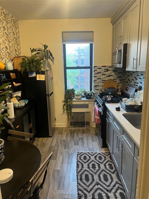 d17-80 35th Ave, Jackson Heights, NY, 11372 | Card Image