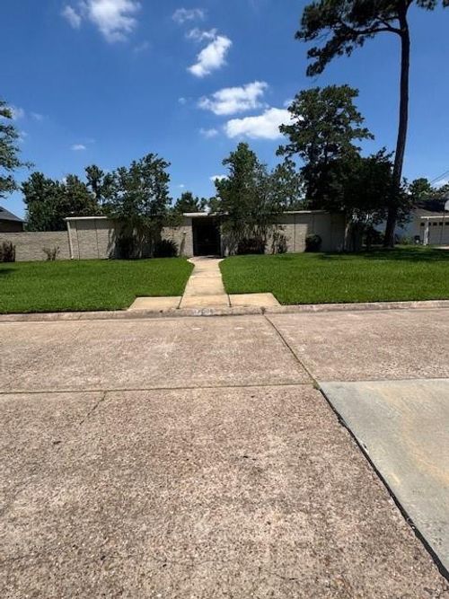6006 Bermuda Dunes Dr, Houston, TX, 77069-1306 | Card Image