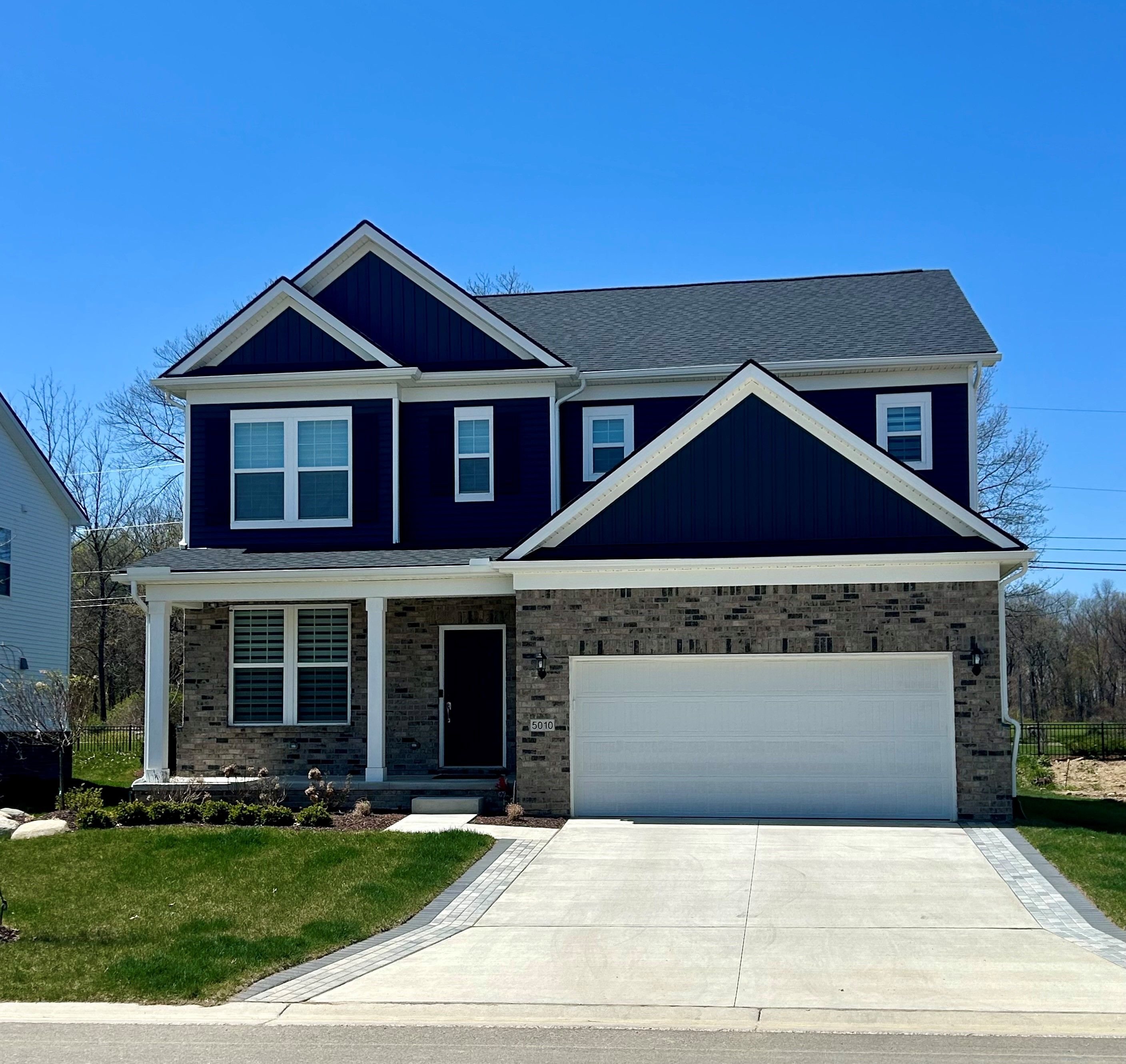 Shoreham Cir, Clarkston, MI 48346