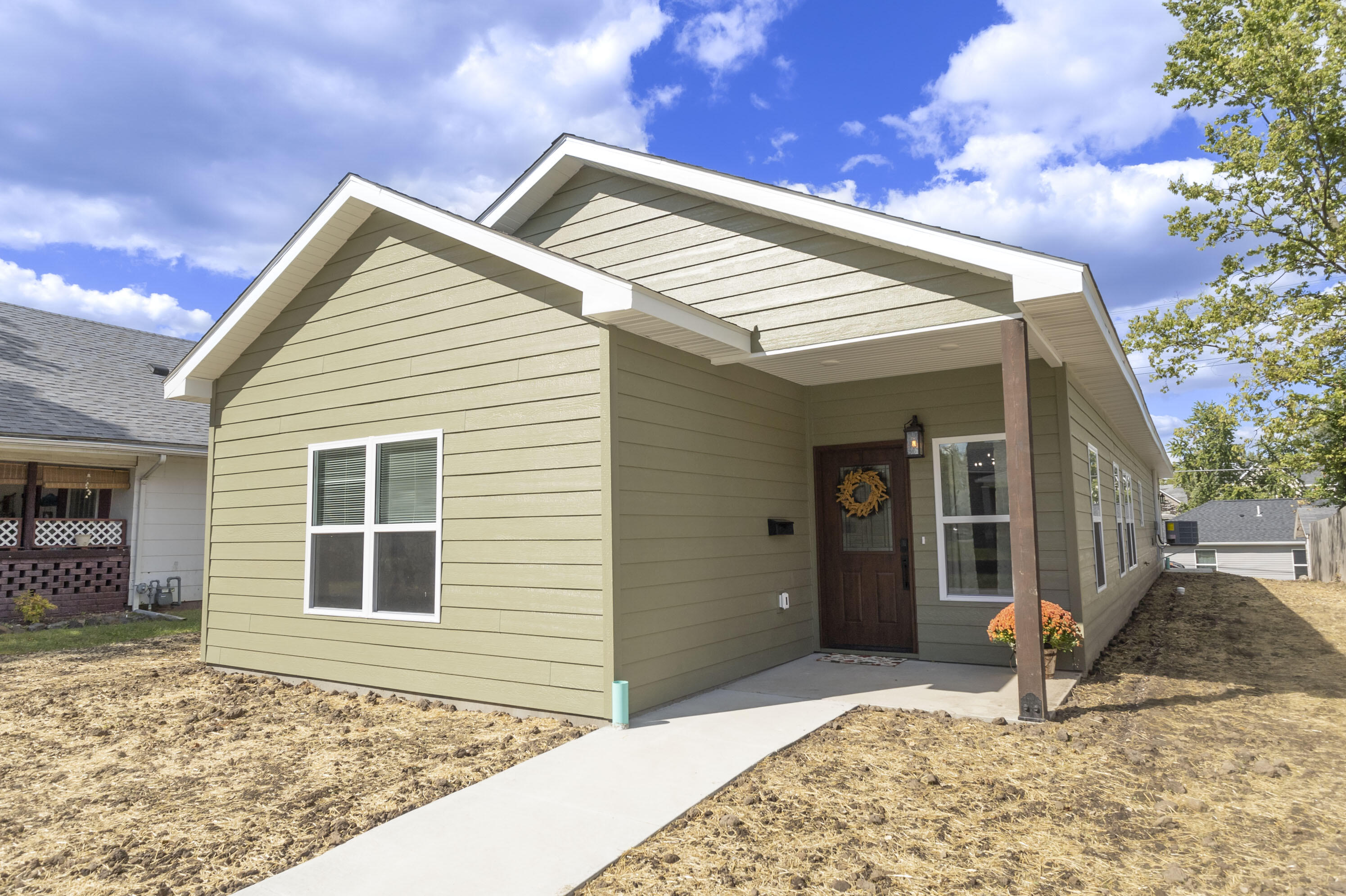 Bond St, Moberly, MO 65270