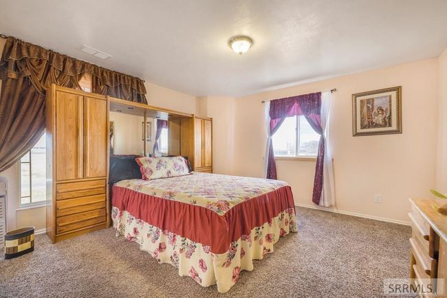 2492 E 2100 N, House other with 6 bedrooms, 4 bathrooms and 2 parking in Hamer ID | Image 21