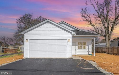 277 White Oak Rd, FREDERICKSBURG, VA, 22405-2763 | Card Image