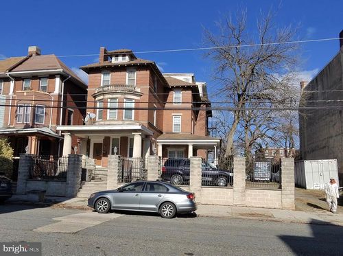 19-5013 Pine St, PHILADELPHIA, PA, 19143-1614 | Card Image