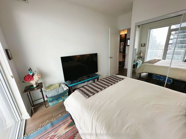 3104 - 56 Annie Craig Dr, Condo with 2 bedrooms, 1 bathrooms and null parking in Etobicoke ON | Image 14