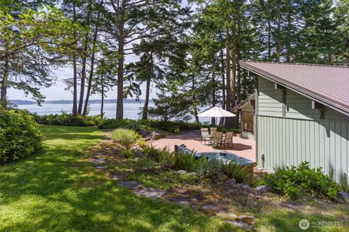 1585 Channel Rd, Lopez Island, WA, 98261-8233 | Card Image