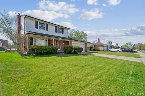 33843 Richard O Dr, Sterling Heights, MI, 48310-6123 | Card Image