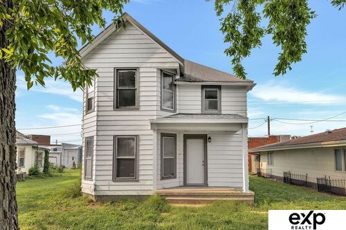 803 5th Ave, Shenandoah, IA, 51601-1618 | Card Image