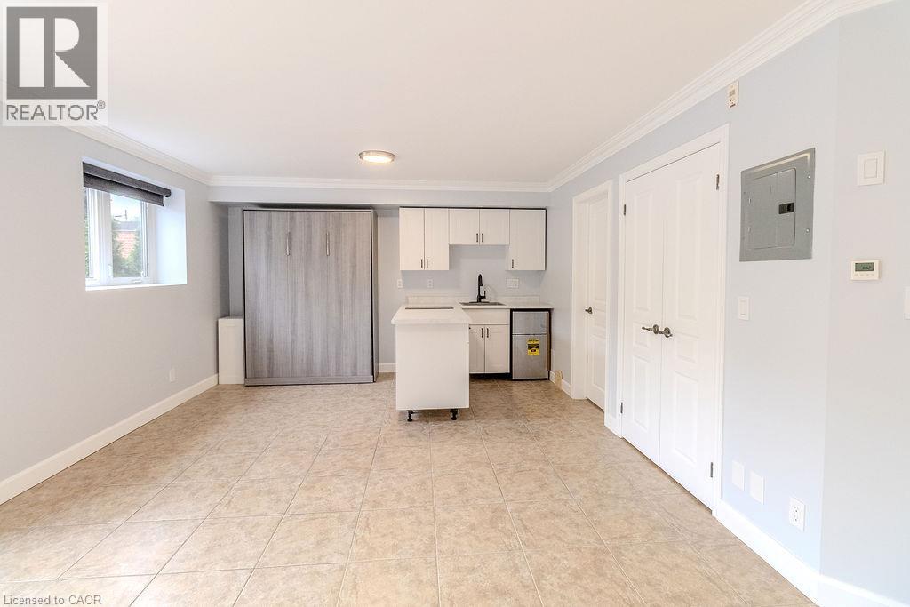 Residential Lease in Hamilton 3