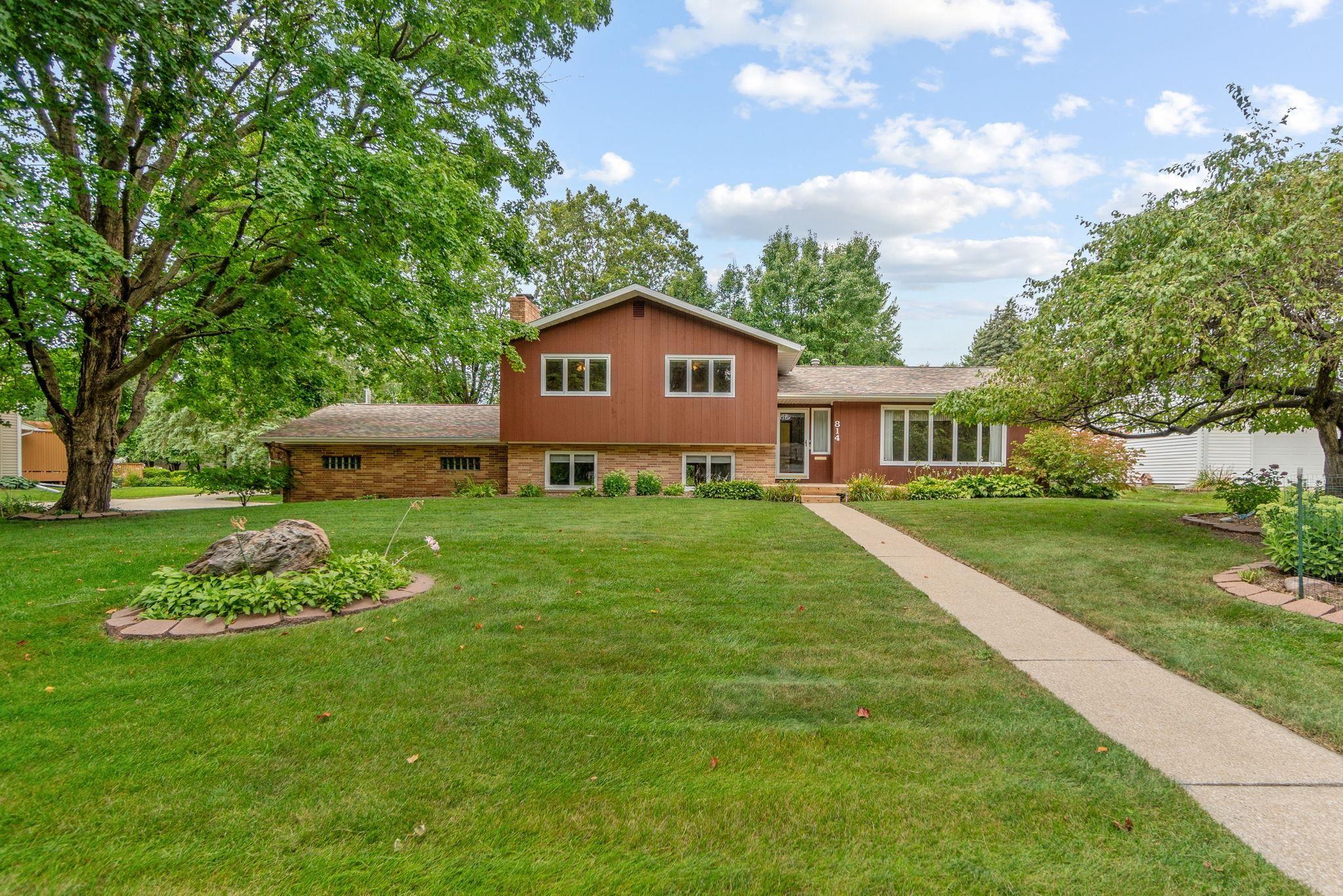 Sheridan Rd, Waterloo, IA 50701