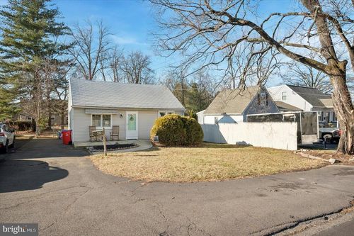 420 Fir St, Warminster, PA, 18974-4752 | Card Image