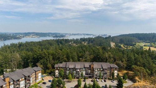 307-286 Wilfert Rd, Victoria, BC, V9C0H6 | Card Image