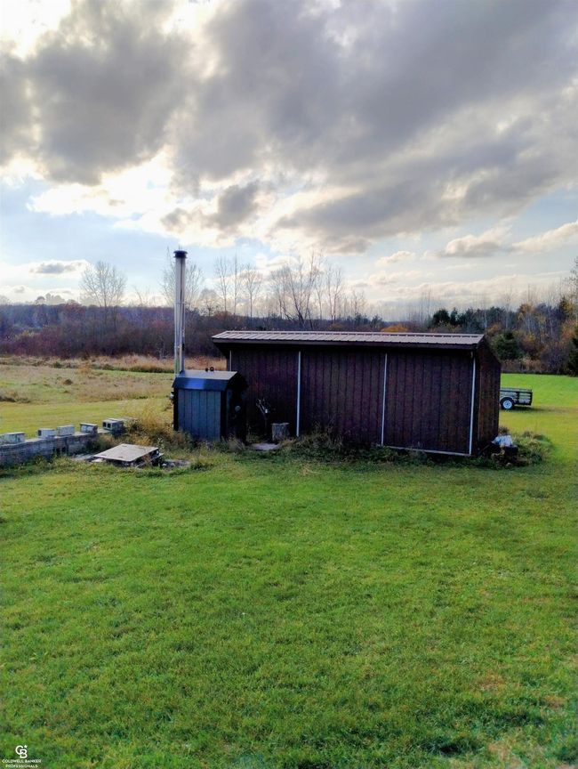 Wood Shed/ Pole Barn | Image 6