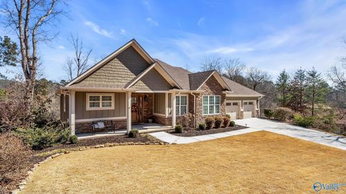 1067 Heritage Dr, Guntersville, AL, 35976-8421 | Card Image