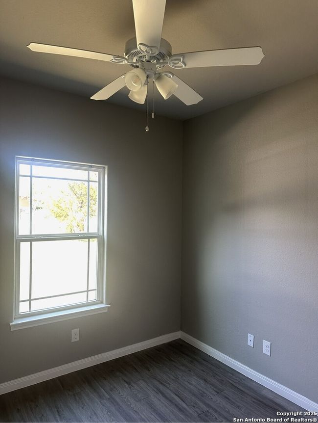 137 Sycamore Cir, House other with 3 bedrooms, 2 bathrooms and null parking in Spring Branch TX | Image 9