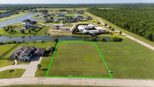 the-crescent-on-walden-7720 S Lakeside, Beaumont, TX, 77707 | Card Image