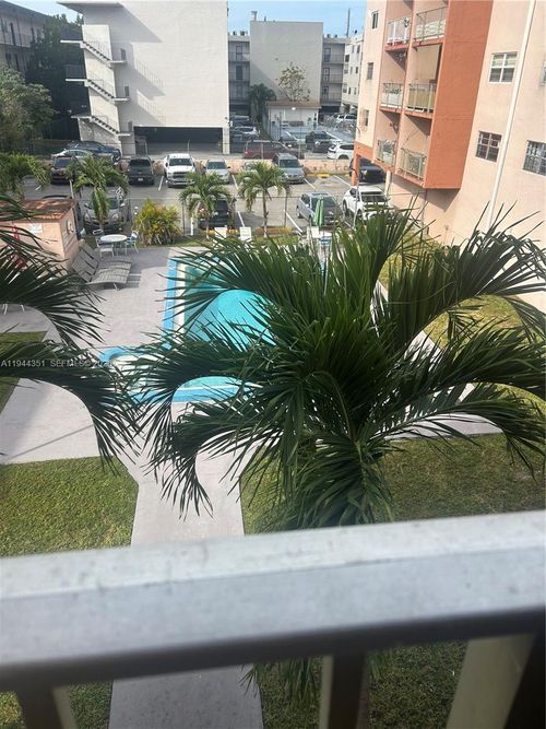 apt-210-6130 W 19th Ave, Hialeah, FL, 33012-6059 | Card Image