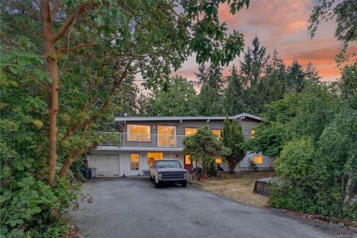 243 Maliview Dr, Salt Spring, BC, V8K1B7 | Card Image