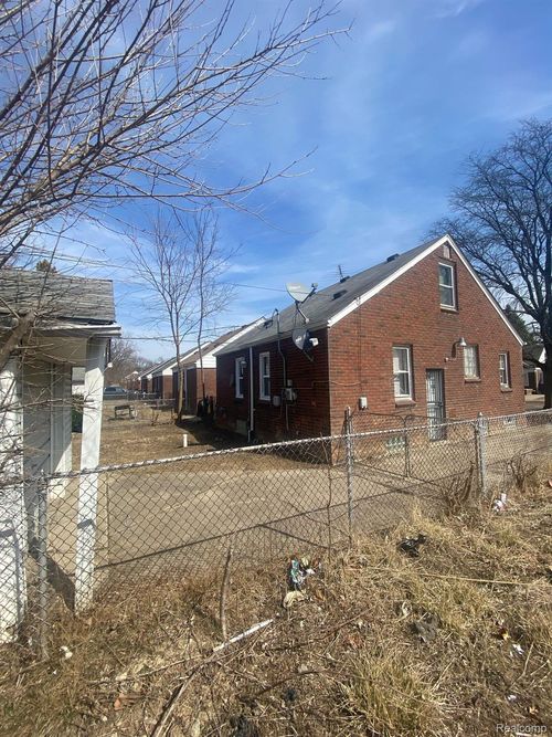 12713 Payton St, Detroit, MI, 48224-1003 | Card Image
