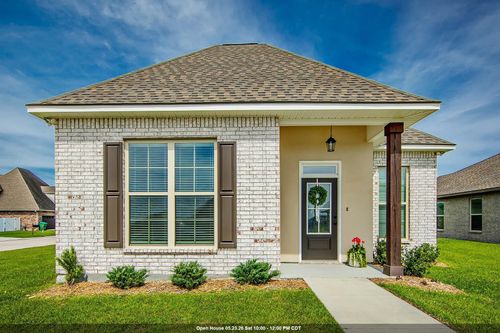 129 Villa Dr, Thibodaux, LA, 70301-8438 | Card Image