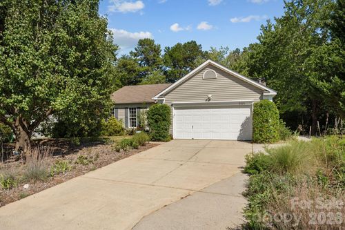5204 Ashie Ave, Matthews, NC, 28104-5172 | Card Image