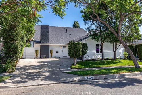 19528 Ray Cir, Cerritos, CA, 90703-7542 | Card Image