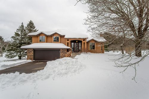 S7645 Crestview Dr, EAU CLAIRE, WI, 54701-2414 | Card Image
