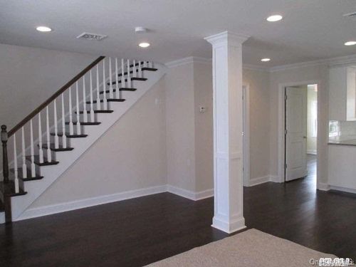 76 Oregon St, Long Beach, NY, 11561-1528 | Card Image