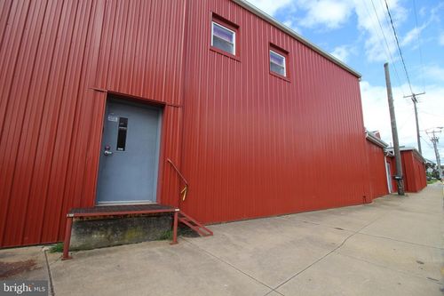 110 Brimmer Ave, NEW HOLLAND, PA, 17557-1746 | Card Image