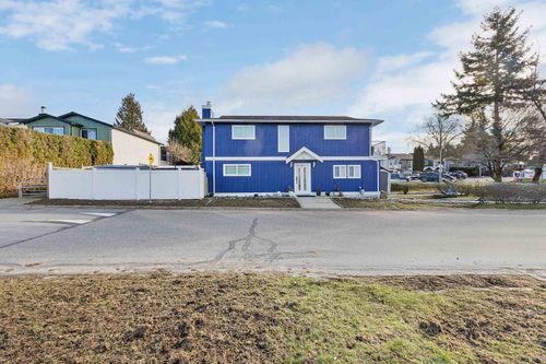 123 Springfield Dr, Aldergrove, BC, V4W3K6 | Card Image