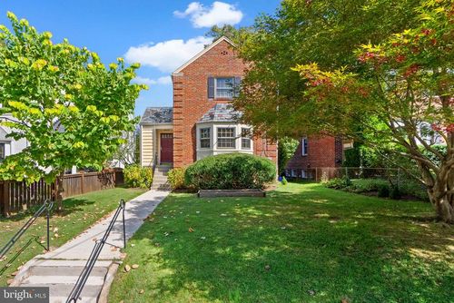 4957 Crescent St, BETHESDA, MD, 20816-1701 | Card Image